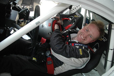 Martin Knudsen ser frem til at udfordre Tim Svanholt i den tohjulstrukne klasse ved weekendens Danboring Rally – og samtidig slutte blandt de fem bedste generelt.
